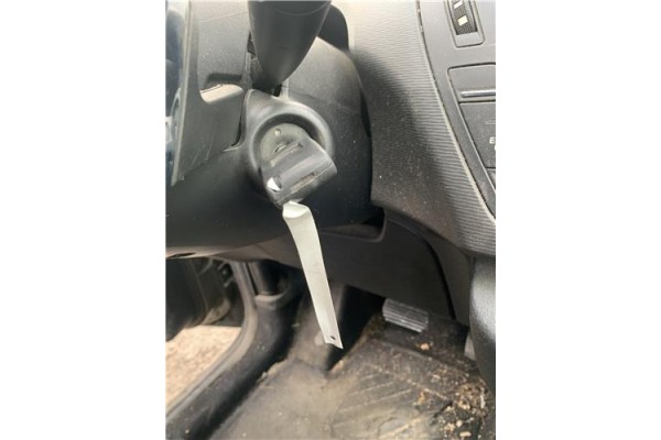 Recambio de clausor para citroen c4 picasso 1.6 hdi referencia OEM IAM 4162KF 4162XT 