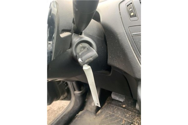 Recambio de clausor para citroen c4 picasso 1.6 hdi referencia OEM IAM 4162KF 4162XT 