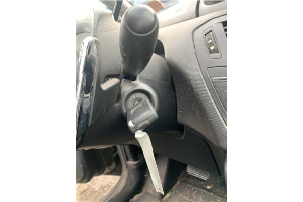 Recambio de clausor para citroen c4 picasso 1.6 hdi referencia OEM IAM 4162KF 4162XT 