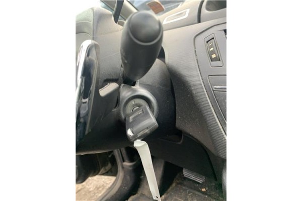 Recambio de clausor para citroen c4 picasso 1.6 hdi referencia OEM IAM 4162KF 4162XT 