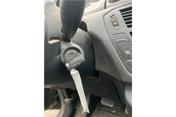 Recambio de clausor para citroen c4 picasso 1.6 hdi referencia OEM IAM 4162KF 4162XT 