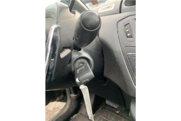 Recambio de clausor para citroen c4 picasso 1.6 hdi referencia OEM IAM 4162KF 4162XT 