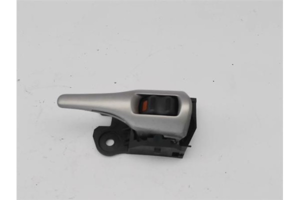 Recambio de manilla int. puerta trasero derecha para toyota auris (e15) 2.0 d-4d referencia OEM IAM   