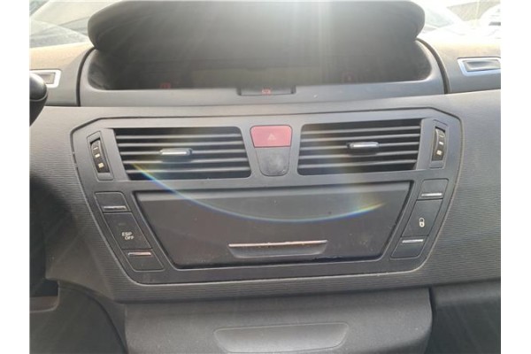Recambio de consola para citroen c4 picasso 1.6 hdi referencia OEM IAM 8265AJ  