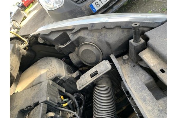 Recambio de faro delantero izquierdo para citroen c4 picasso 1.6 hdi referencia OEM IAM 6208A8  