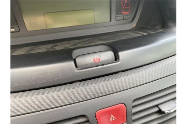 Recambio de freno mano electrico para citroen c4 picasso 1.6 hdi referencia OEM IAM 470702  