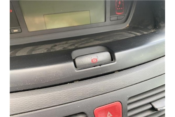 Recambio de freno mano electrico para citroen c4 picasso 1.6 hdi referencia OEM IAM 470702  