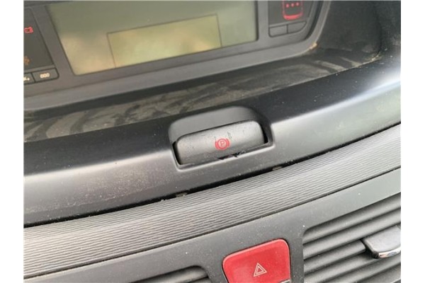 Recambio de freno mano electrico para citroen c4 picasso 1.6 hdi referencia OEM IAM 470702  