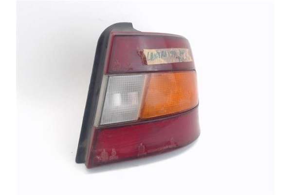 Recambio de piloto trasero derecho para hyundai lantra (j1) referencia OEM IAM 9240228021  