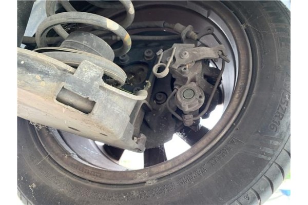 Recambio de mangueta trasero derecha para citroen c4 picasso 1.6 hdi referencia OEM IAM 2057284110 517637 