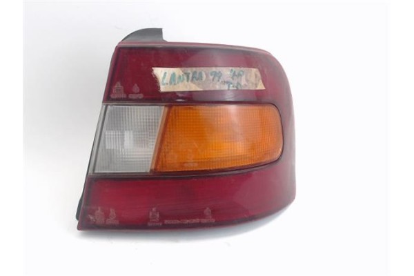 Recambio de piloto trasero derecho para hyundai lantra (j1) referencia OEM IAM 9240228021  