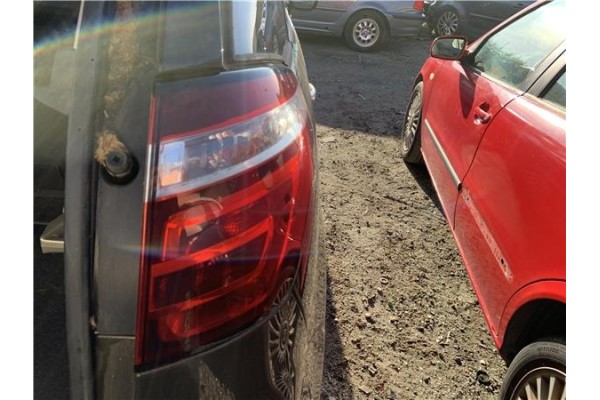 Recambio de piloto trasero derecho para citroen c4 picasso 1.6 hdi referencia OEM IAM 6351CA  