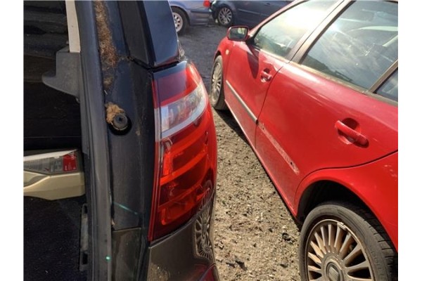 Recambio de piloto trasero derecho para citroen c4 picasso 1.6 hdi referencia OEM IAM 6351CA  