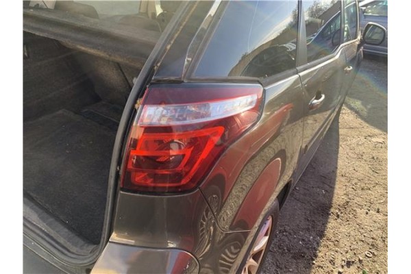 Recambio de piloto trasero derecho para citroen c4 picasso 1.6 hdi referencia OEM IAM 6351CA  