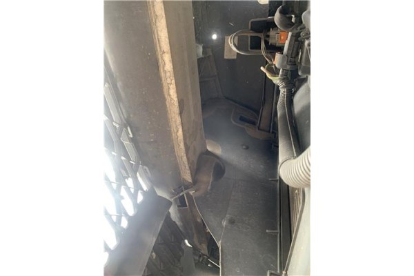 Recambio de refuerzo paragolpes para citroen c4 picasso 1.6 hdi referencia OEM IAM 7106E8  