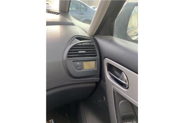 Recambio de rejilla entrada de aire para citroen c4 picasso 1.6 hdi referencia OEM IAM 6451WS  