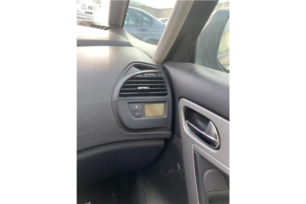 Recambio de rejilla entrada de aire para citroen c4 picasso 1.6 hdi referencia OEM IAM 6451WS  
