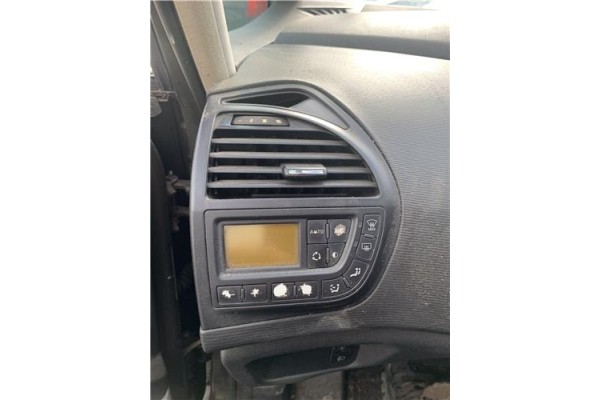 Recambio de rejilla entrada de aire para citroen c4 picasso 1.6 hdi referencia OEM IAM 6451WR  