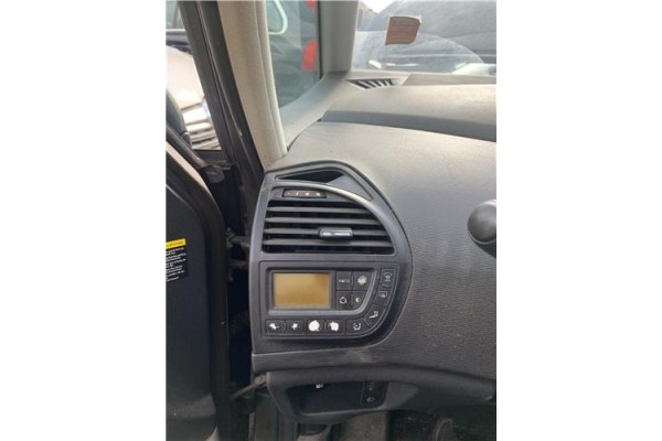 Recambio de rejilla entrada de aire para citroen c4 picasso 1.6 hdi referencia OEM IAM 6451WR  