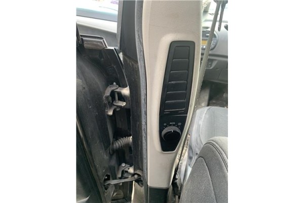 Recambio de rejilla entrada de aire para citroen c4 picasso 1.6 hdi referencia OEM IAM 6451XH  