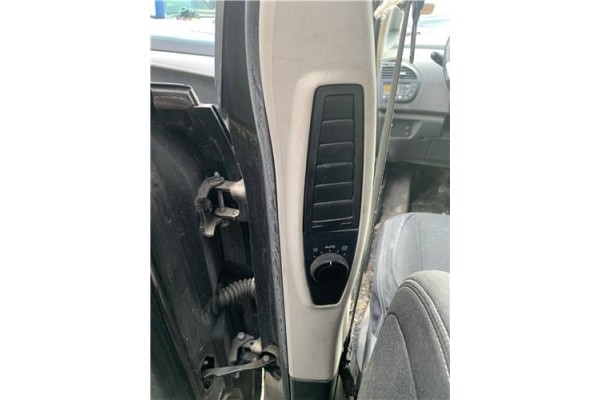 Recambio de rejilla entrada de aire para citroen c4 picasso 1.6 hdi referencia OEM IAM 6451XH  