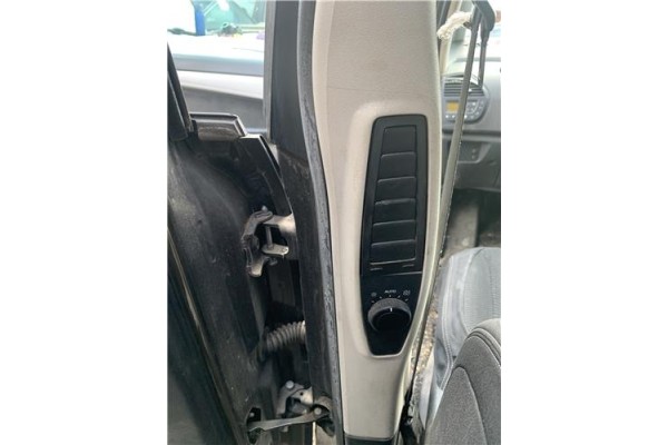Recambio de rejilla entrada de aire para citroen c4 picasso 1.6 hdi referencia OEM IAM 6451XH  