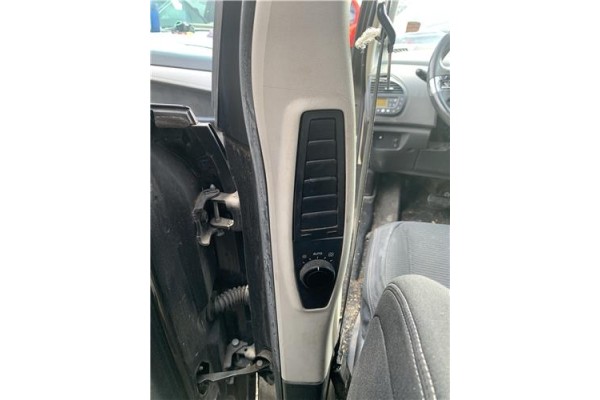 Recambio de rejilla entrada de aire para citroen c4 picasso 1.6 hdi referencia OEM IAM 6451XH  