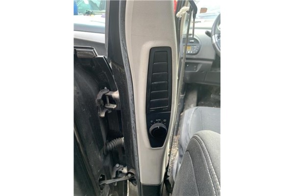 Recambio de rejilla entrada de aire para citroen c4 picasso 1.6 hdi referencia OEM IAM 6451XH  