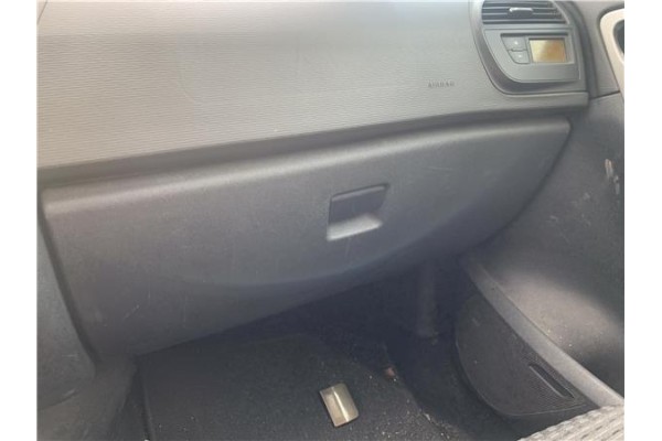 Recambio de tapa guantera para citroen c4 picasso 1.6 hdi referencia OEM IAM 8218FF  