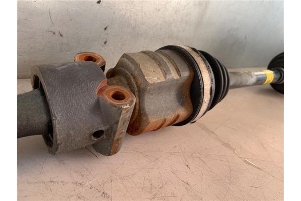 Recambio de palier delantero derecho para opel meriva 1.7 cdti referencia OEM IAM 13159534  