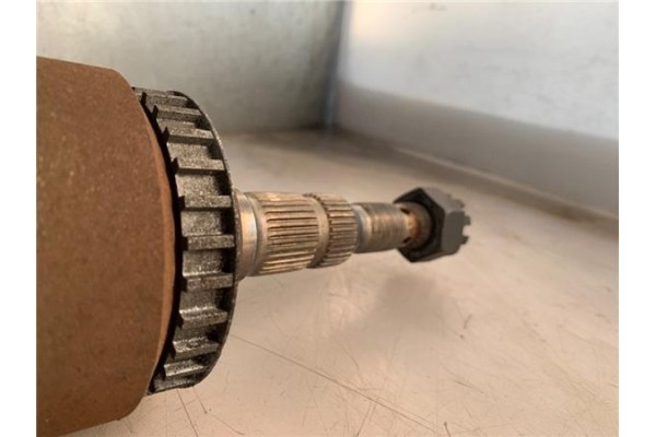 Recambio de palier delantero derecho para opel meriva 1.7 cdti referencia OEM IAM 13159534  