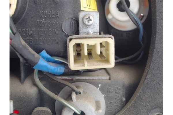 Recambio de piloto trasero derecho para hyundai lantra (j1) referencia OEM IAM 9240228021  