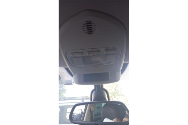 Recambio de luz central de freno para peugeot 3008 2.0 style referencia OEM IAM 9676444380  
