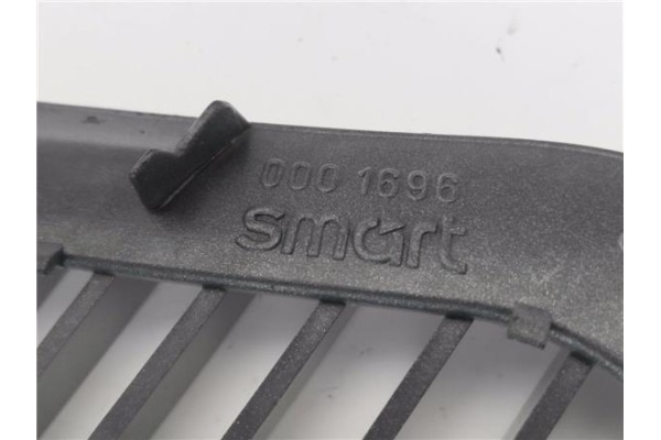 Recambio de rejilla capo para smart crossblade 0.6 crossblade referencia OEM IAM 0001696 DN12532 