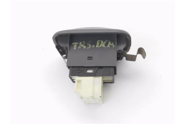 Recambio de mando elevalunas trasero derecho para nissan pickup (d22) 2.5 tdi referencia OEM IAM 829602S700  