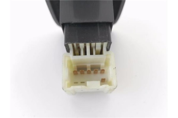 Recambio de mando elevalunas trasero derecho para nissan pickup (d22) 2.5 tdi referencia OEM IAM 829602S700  