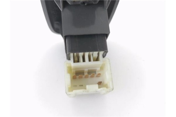 Recambio de mando elevalunas delantero izquierdo para nissan pickup (d22) 2.5 tdi referencia OEM IAM 829602S700  