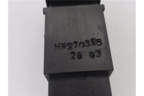 Recambio de interruptor luces emergencia para mitsubishi space star (dg0) 1.9 1900 di-d referencia OEM IAM MR2703B5  