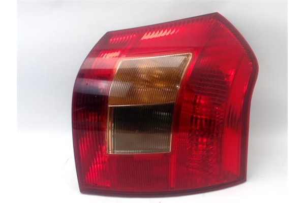 Recambio de piloto trasero derecho para toyota corolla (e12) 2.0 d-4d referencia OEM IAM   