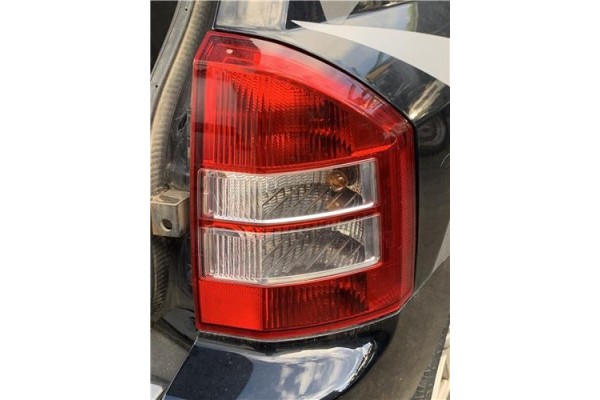 Recambio de piloto trasero derecho para jeep compass (mk) 2.0 sport referencia OEM IAM 05303882AG  