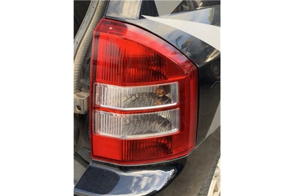 Recambio de piloto trasero derecho para jeep compass (mk) 2.0 sport referencia OEM IAM 05303882AG  