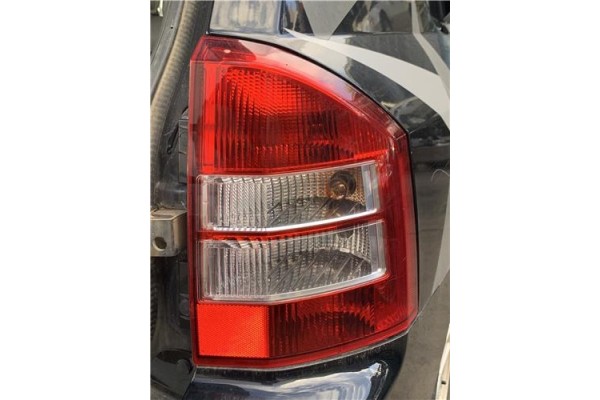 Recambio de piloto trasero derecho para jeep compass (mk) 2.0 sport referencia OEM IAM 05303882AG  