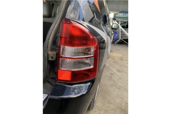 Recambio de piloto trasero derecho para jeep compass (mk) 2.0 sport referencia OEM IAM 05303882AG  