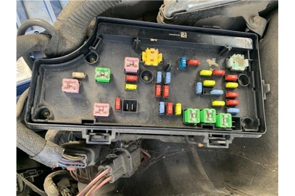 Recambio de caja fusibles/rele para jeep compass (mk) 2.0 sport referencia OEM IAM 68028007AD  