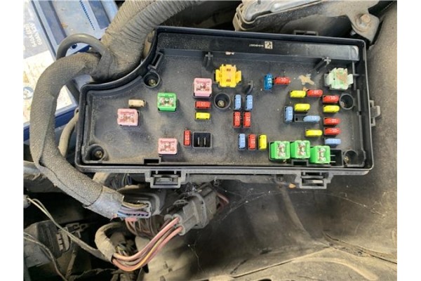 Recambio de caja fusibles/rele para jeep compass (mk) 2.0 sport referencia OEM IAM 68028007AD  
