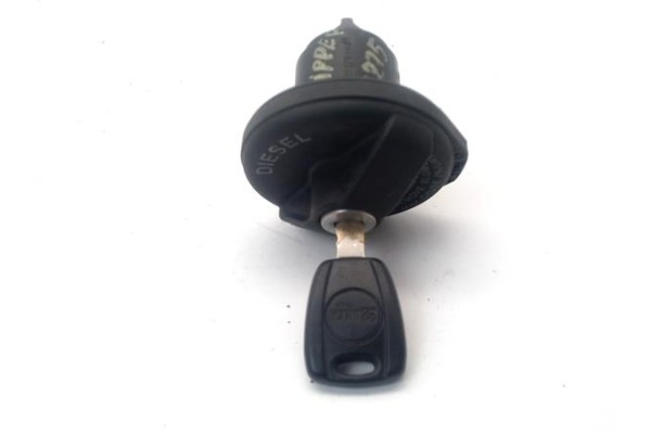 Recambio de tapon combustible para peugeot bipper 1.4 básico referencia OEM IAM   