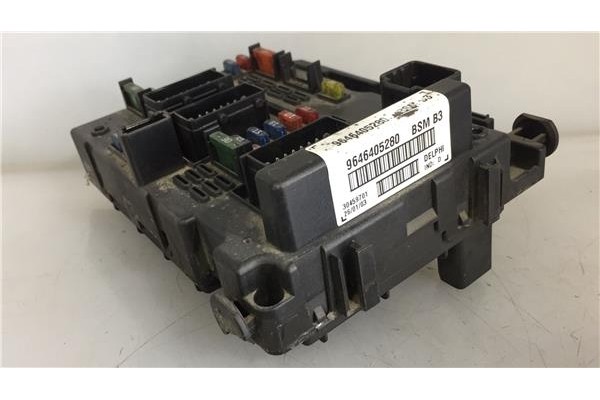 Recambio de caja fusibles/rele para peugeot 307 (3a/c) 2.0 hdi 110 referencia OEM IAM 9646405280 30459701 