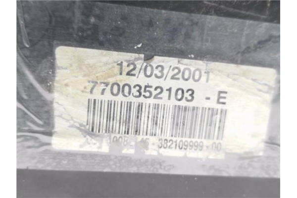 Recambio de faro delantero izquierdo para renault master ii furgón (fd) 2.2 dci 90 referencia OEM IAM 7700352103E 7701044518 