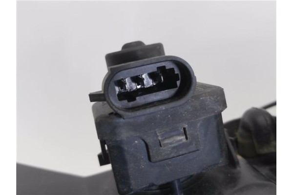 Recambio de faro delantero izquierdo para renault master ii furgón (fd) 2.2 dci 90 referencia OEM IAM 7700352103E 7701044518 