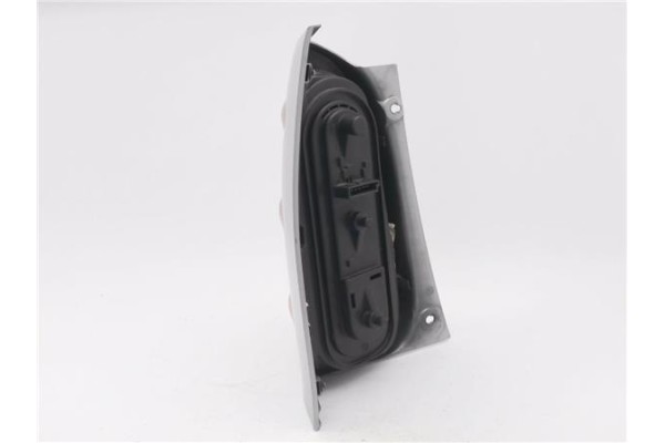 Recambio de piloto trasero derecho para smart crossblade 0.6 crossblade referencia OEM IAM 0011645 423142R 